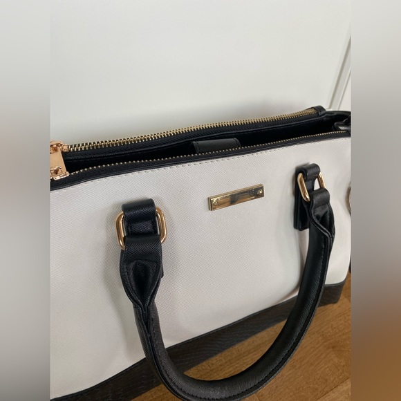 5/$50 🌷🌼🌿 CALL IT SPRING Large Crossbody Purse - Picture 14 of 15